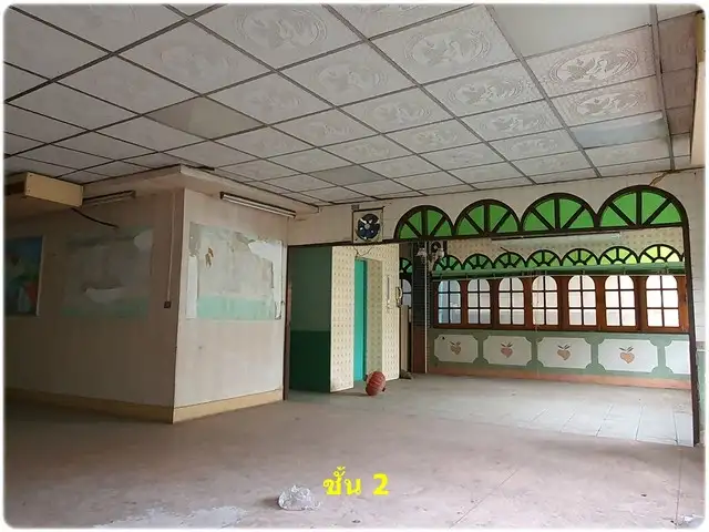 ที่ดิน บรรทัดทอง  209 ตร.ว. แถมตึก 3 ชั้น ลิฟท์ 2 ตัว จอดรถได้ 10 คัน ทำเลทอง