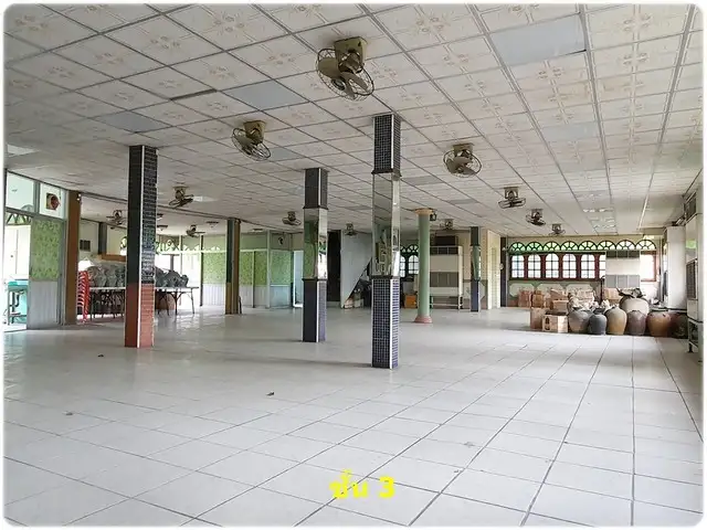 ที่ดิน บรรทัดทอง  209 ตร.ว. แถมตึก 3 ชั้น ลิฟท์ 2 ตัว จอดรถได้ 10 คัน ทำเลทอง